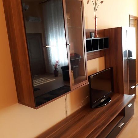 فندق ديبريتْسينفي  Piac Utcai Apartman المظهر الخارجي الصورة