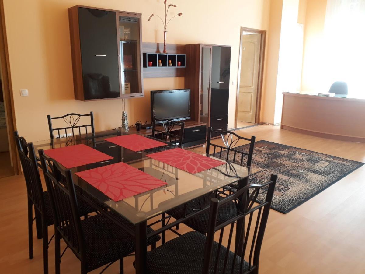 Piac Utcai Apartman ديبريتْسين المظهر الخارجي الصورة