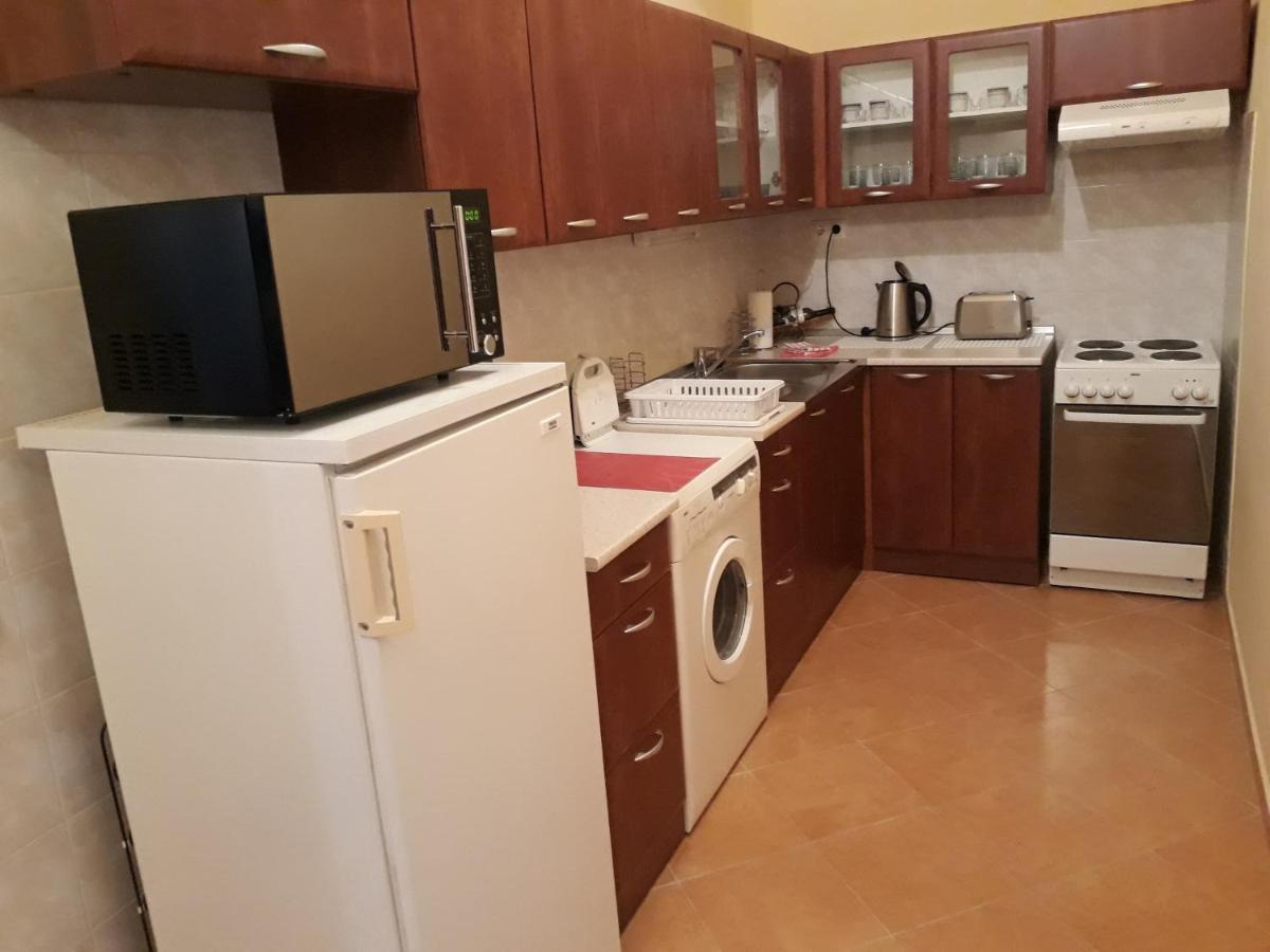 فندق ديبريتْسينفي  Piac Utcai Apartman المظهر الخارجي الصورة