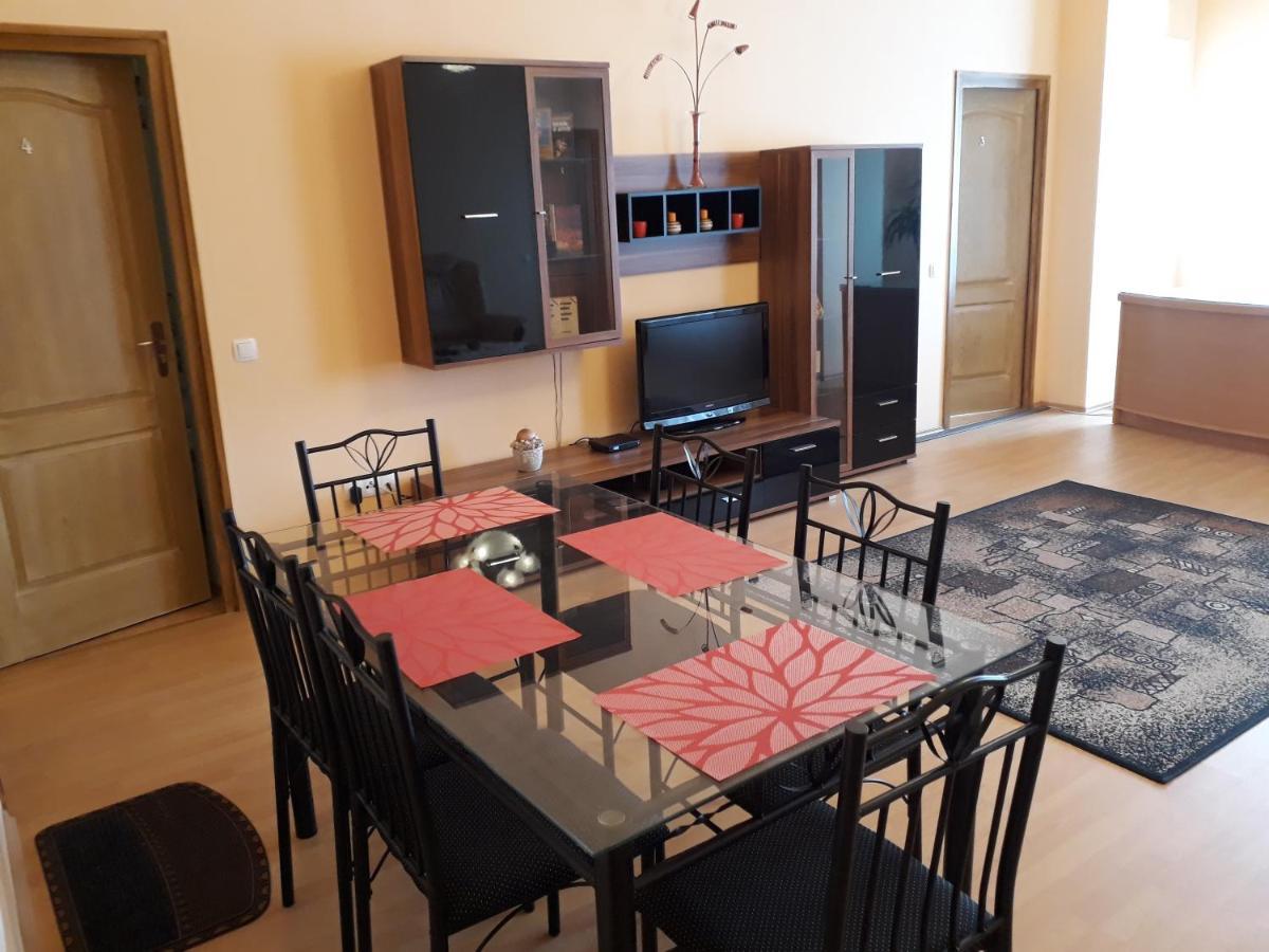 Piac Utcai Apartman ديبريتْسين المظهر الخارجي الصورة